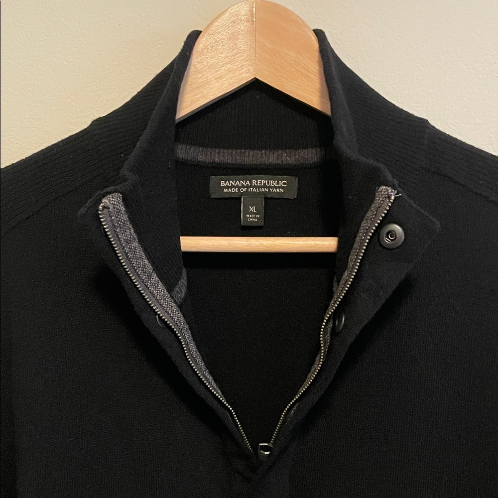 Banana Republic Men's Black Zip-Up Sweater